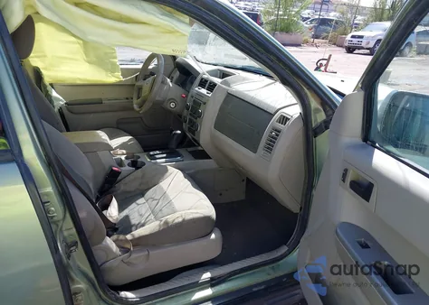 2008 Ford Escape Xlt z USA, uszkodzony, nr VIN 1FMCU93178KD56497